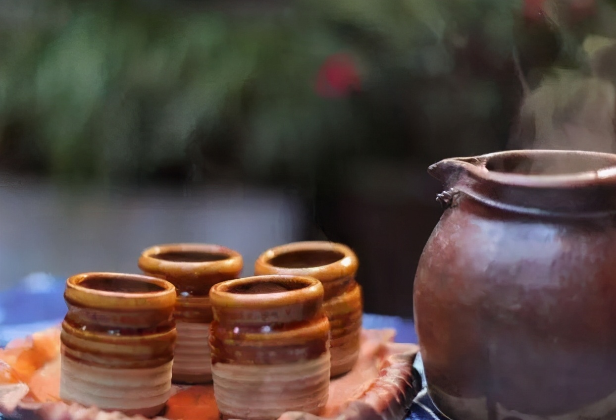 糖尿病人应该多喝水还是少喝水,糖尿病人喝水多好还是喝水少好呢