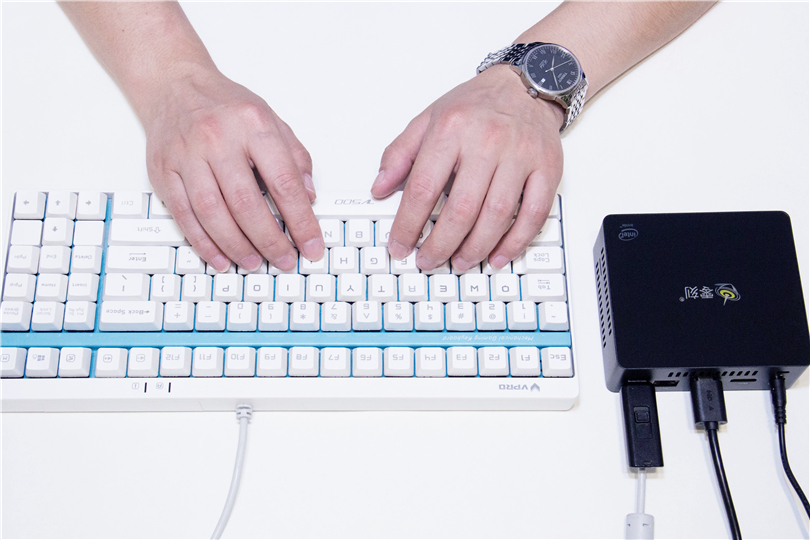 办公新选择，零刻BeelinkEQ55体验