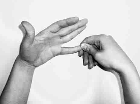 睡觉时手发麻是什么病的前兆,手发麻发痒是什么病的前兆