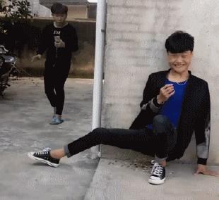 搞笑白色连衣裙视频,搞笑gif第356期