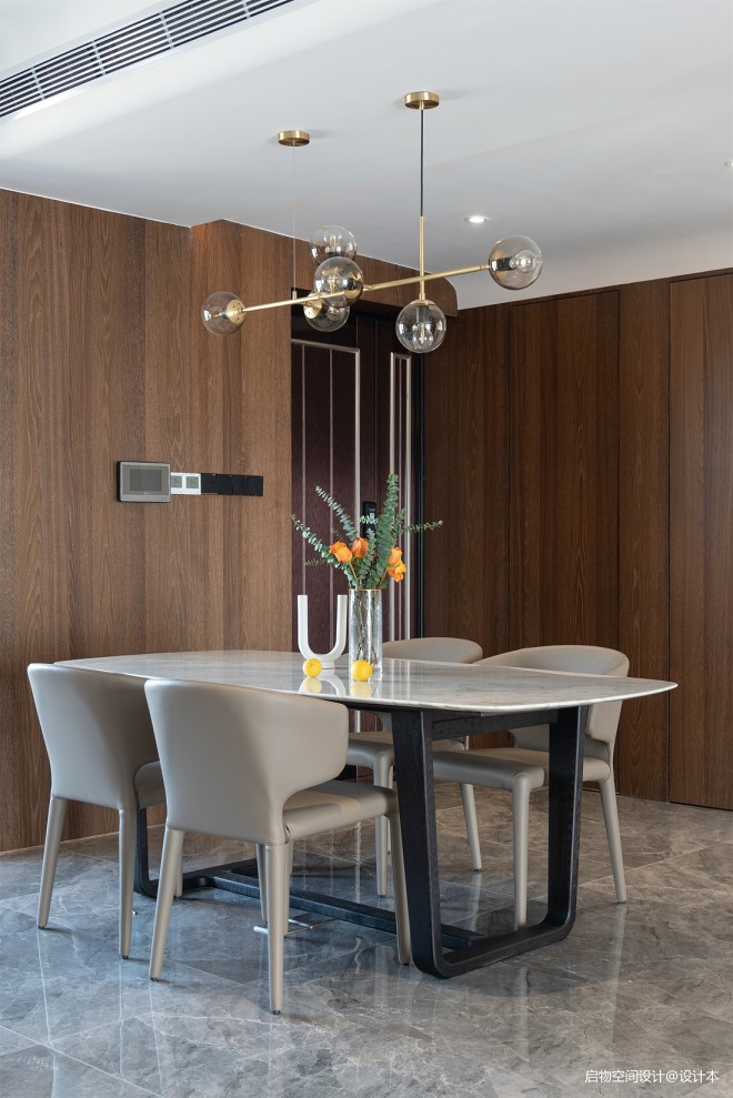 摩卡的微奢美学，女企业家的轻暖宅漫生活