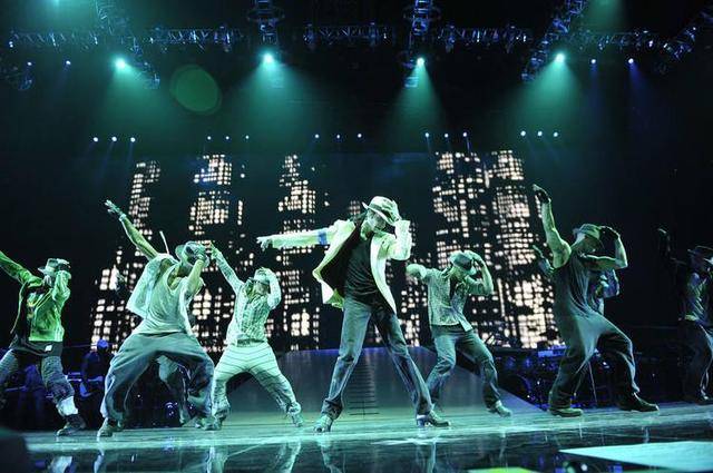 迈克尔杰克逊演唱会死亡人数,迈克尔杰克逊演唱会晕倒人数