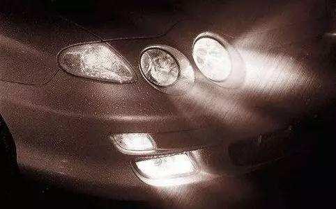 涨姿势与知识,示宽灯和雾灯的正确使用方法