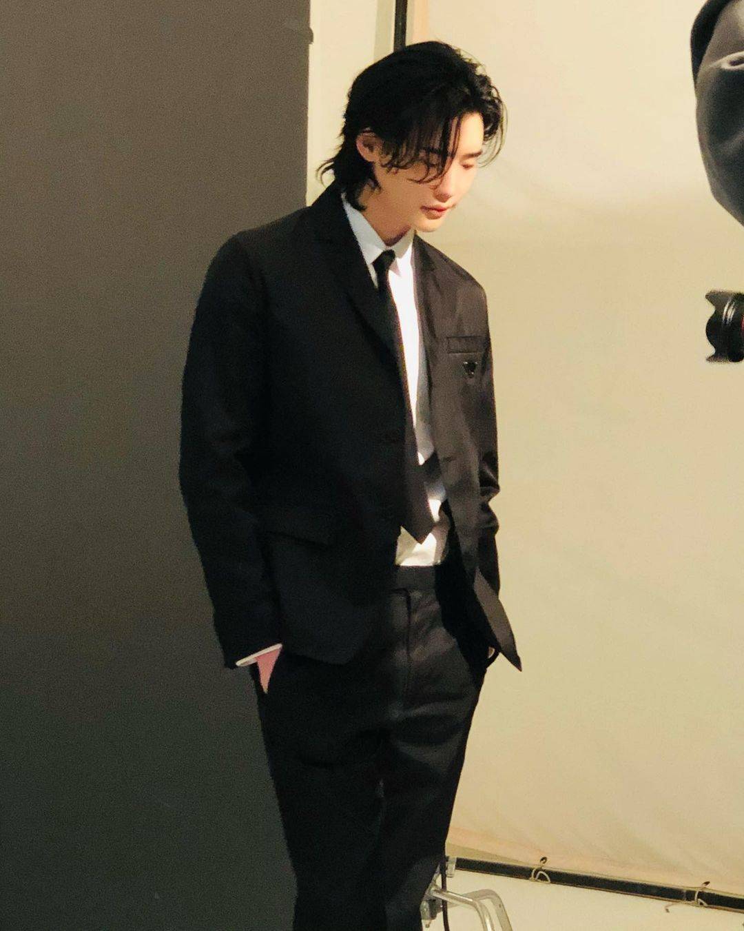 李钟硕整容电影,韩国明星服兵役李钟硕