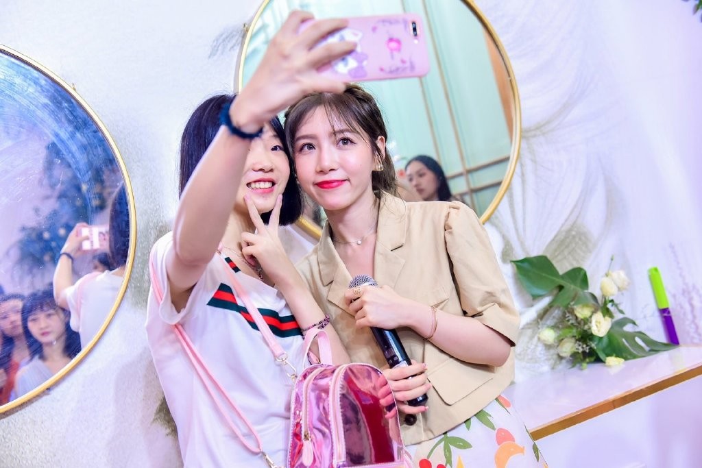 鹿晗多少票房,鹿晗的总票房是多少