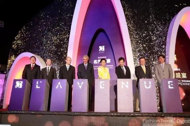 他是LV*用御**设计师，打造了五座LV旗舰店，用的竟是……