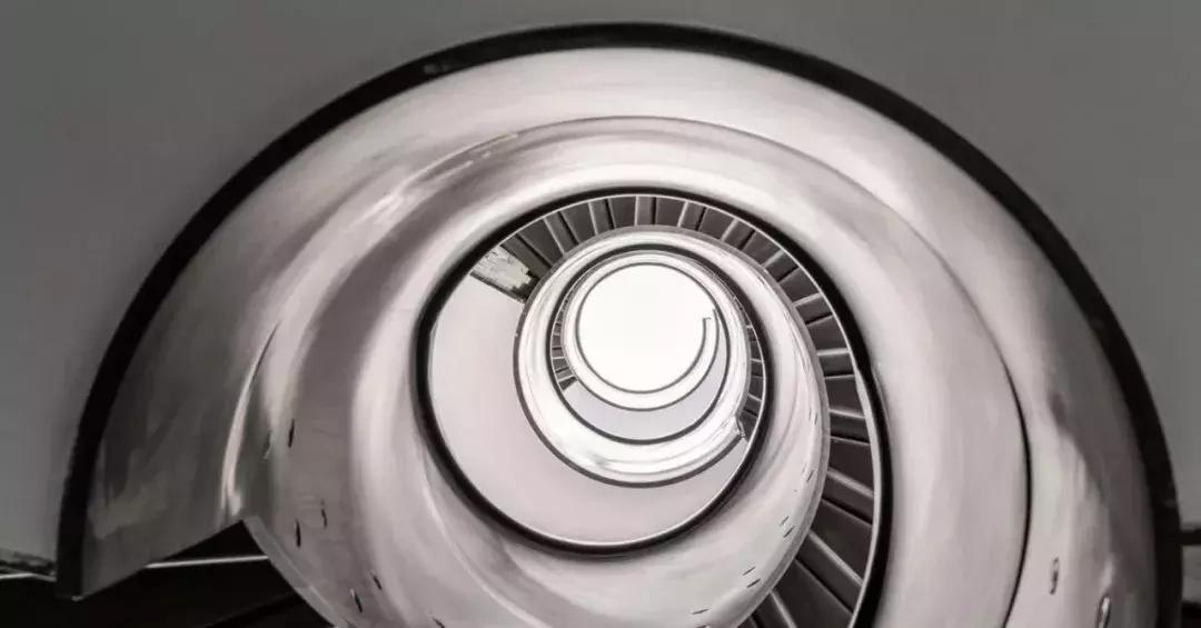 世界最奢华金色楼梯扶手,最奢侈旋转楼梯