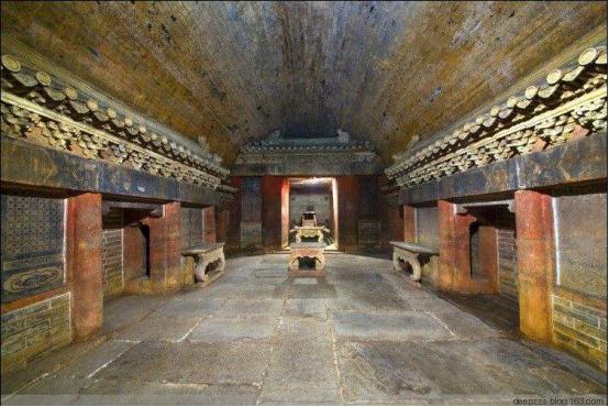 皇后死后为什么要塞进乾隆陵,皇后下葬过程