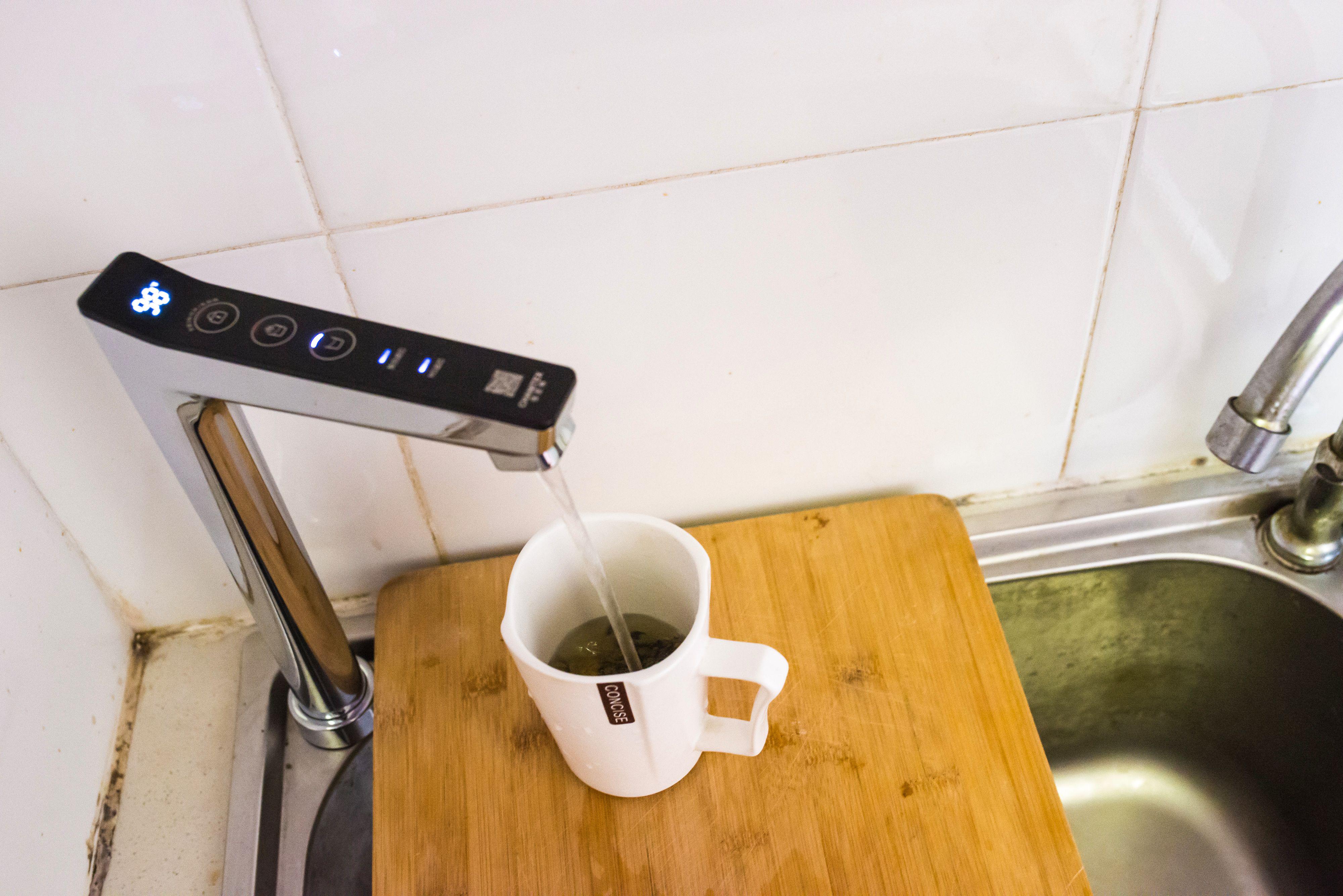 解放厨房台面，大流量双温出水~佳尼特净热一体即饮净水器FA1