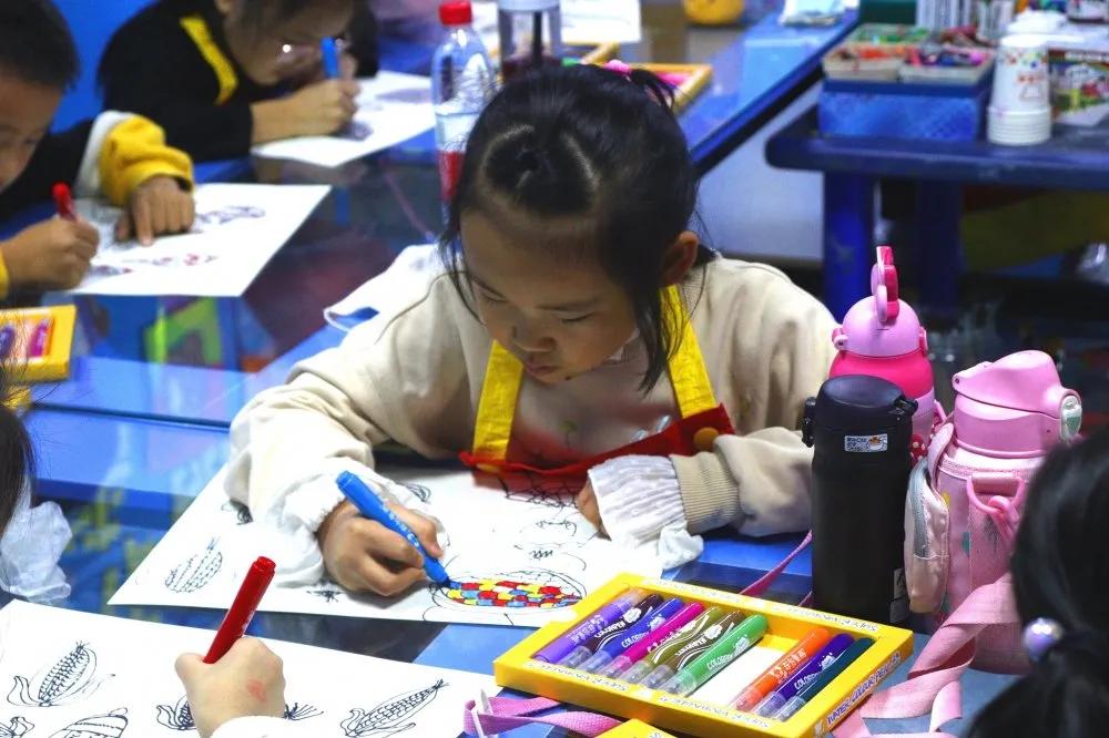 东方童画美术培训学校周村店,东方童画少儿美术淄博印象汇店