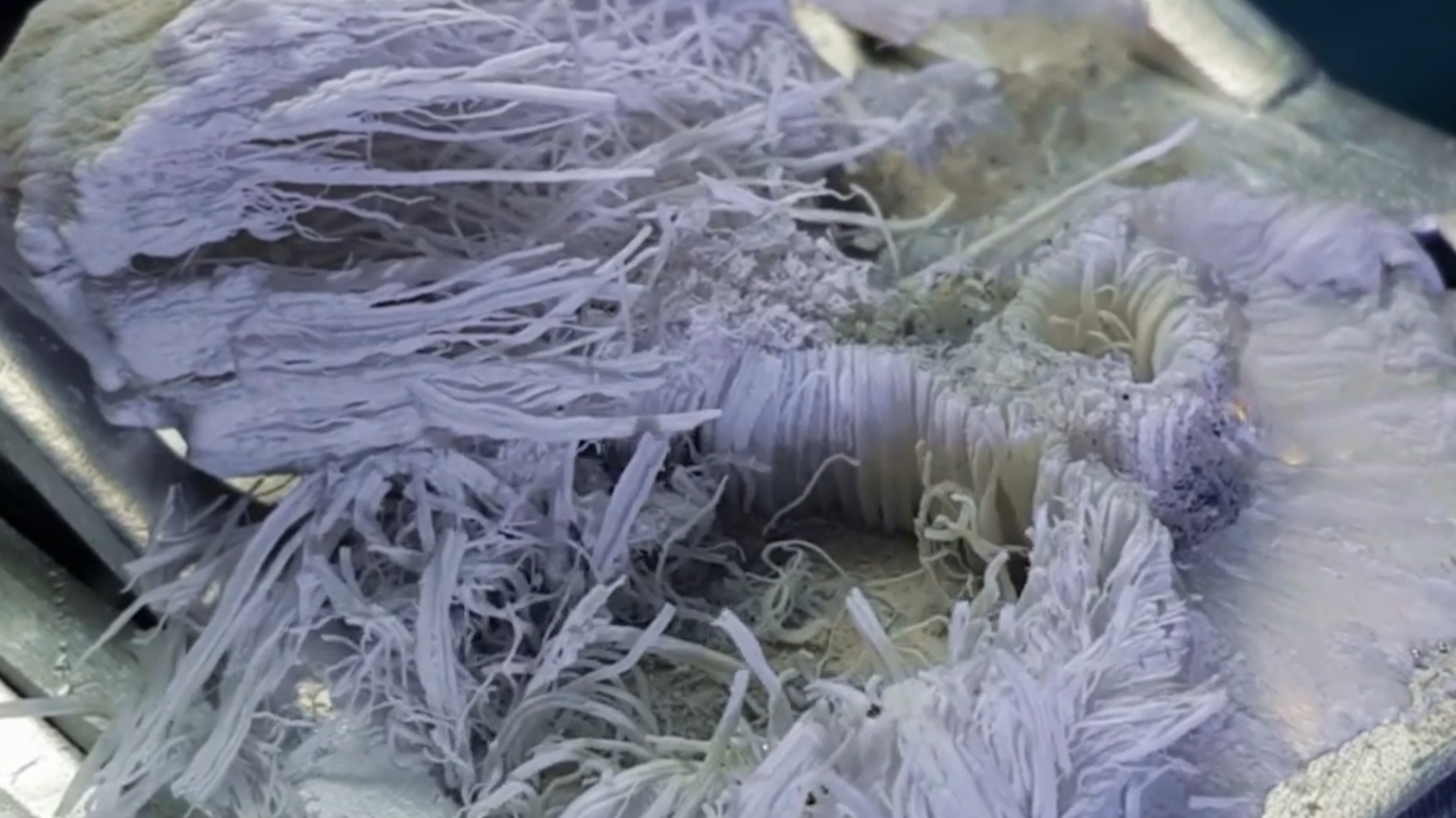 如果水银滴到飞机上真会有问题吗,一个水银对飞机有什么危害