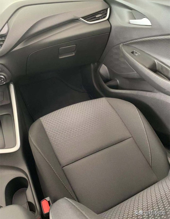 雪佛兰科沃兹优点和缺点,雪佛兰科沃兹最新款顶配四缸新车