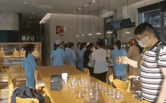 上海华贝面包哪家好,探店现烤面包