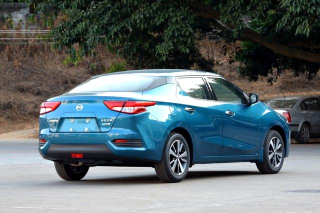 2017款蓝鸟最全解析,悬浮式车顶前卫