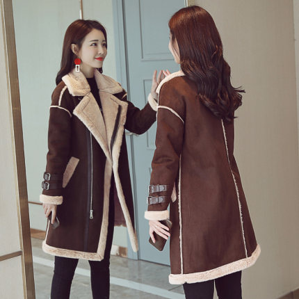 冬季必备羊羔毛外套谁穿谁好看,冬天保暖穿搭还得看羊羔毛外套