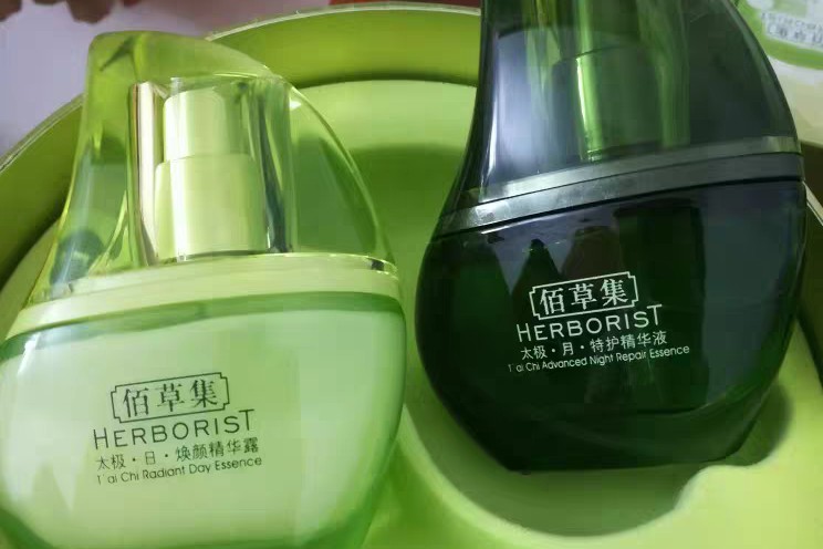 美白成分发展史丨维C、曲酸、377、光甘草定总有一个适合你