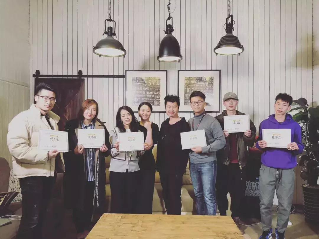 学摄影在线课程9.9元就能学,摄影课程在家自学