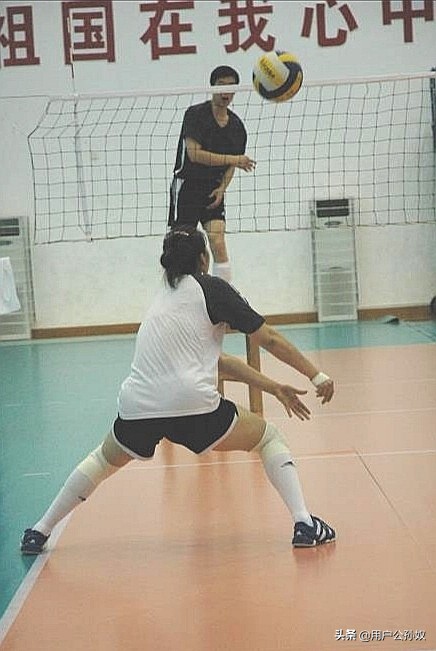 中国女排自由人18号简介,24年女排世联赛双自由人战术