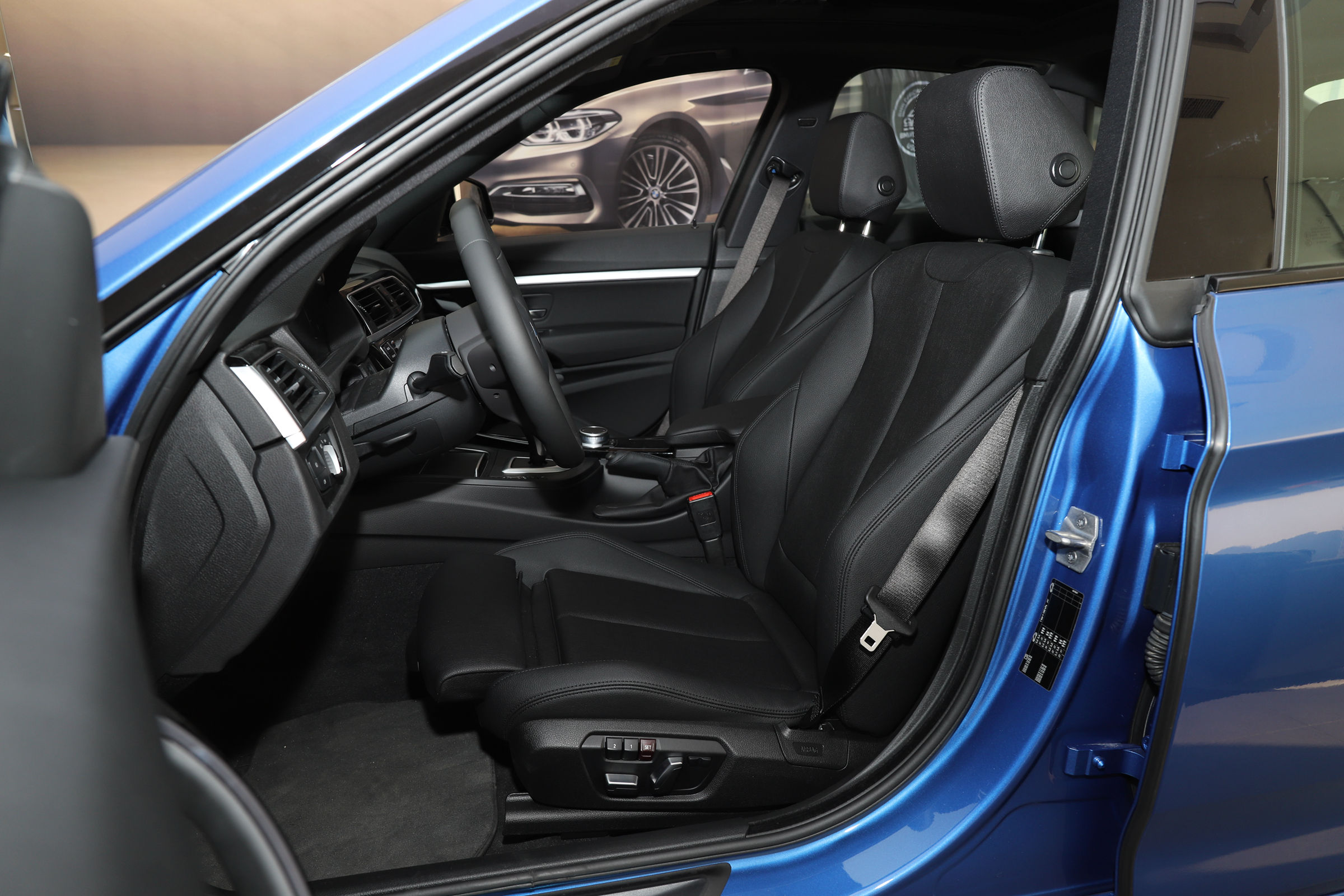 宝马gt3系进口顶配,宝马3系gt热销中购车优惠8万