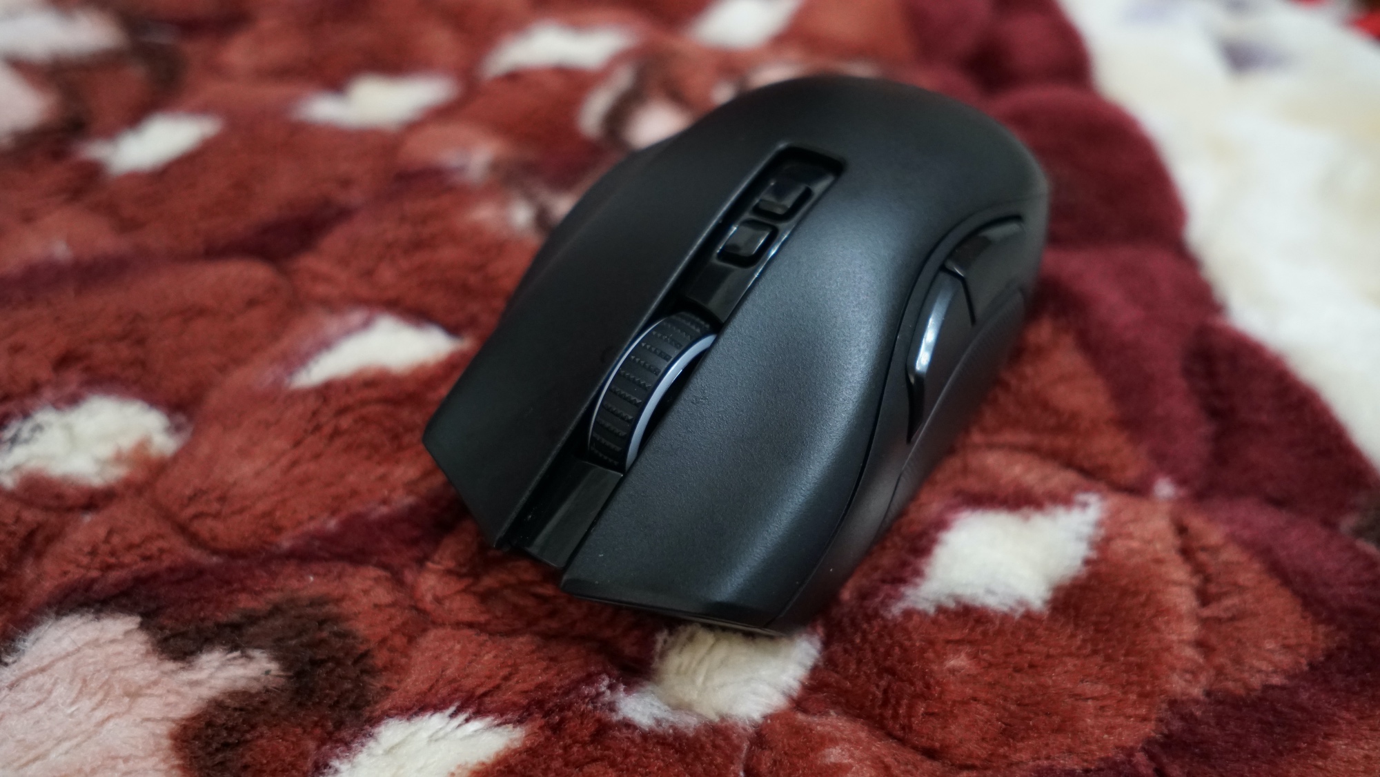 雷蛇nagapro那伽梵蛇专业版,雷蛇娜迦梵蛇专业版和v2的区别