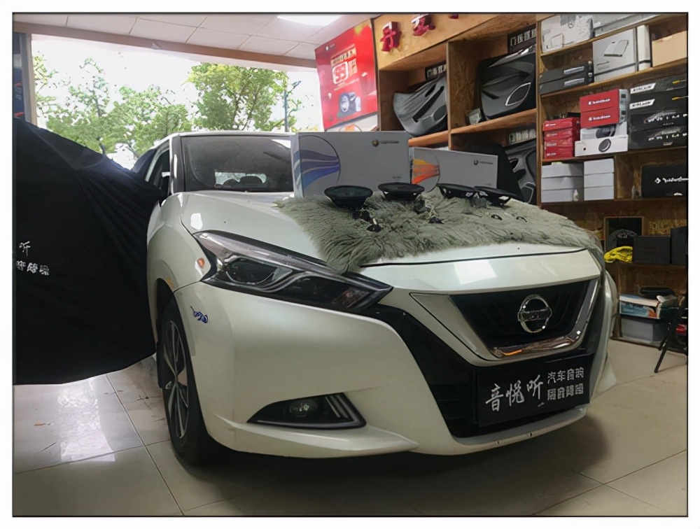 昆山汽车音响改装低音炮,尼桑蓝鸟音响