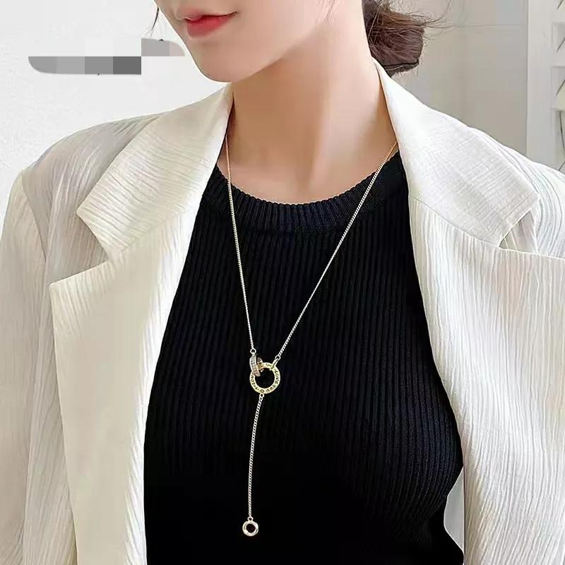 彩金项链春季搭配,黄金毛衣项链轻奢小众高级感