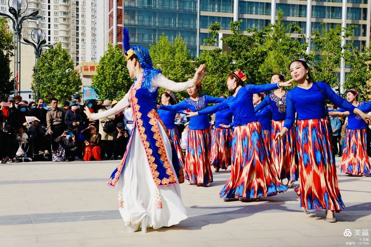 洛阳牡丹广场新疆舞视频,洛阳牡丹广场爵士舞