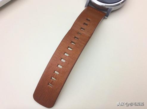 moto360一代和二代的对比,moto360二代和一代对比