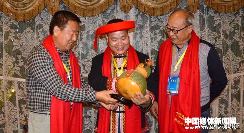 瑶医传人房芸满走进丝路咸阳送温暖