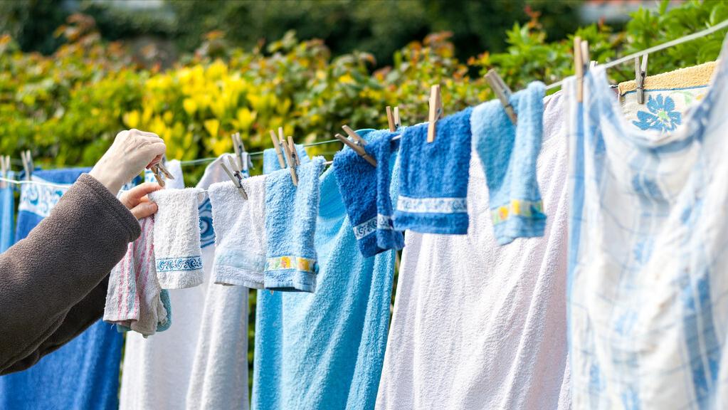 网购的衣服会不会是别人穿过的,网购衣服常见的质量问题