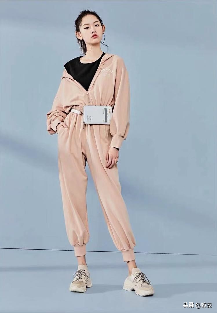 林允穿什么鞋好看,林允同款古驰运动鞋