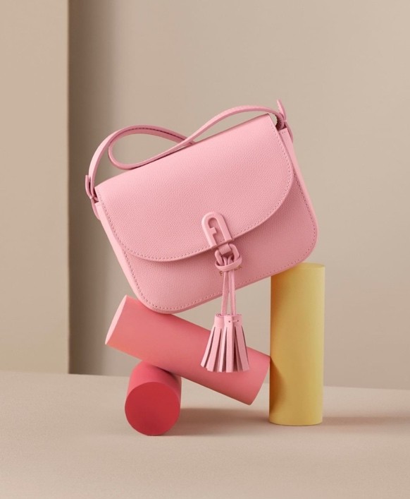 芙拉furla价格,furla芙拉包包官方旗舰店多少钱