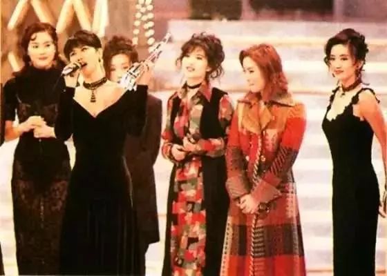 香港明星颁奖典礼梅艳芳蓝洁瑛,梅艳芳与蓝洁瑛谁的影响力大