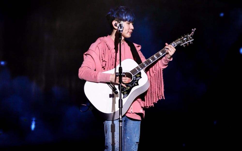 一唱高音就挤嗓硬吼怎么办,唱高音嗓子不疼的方法