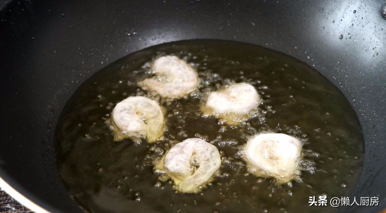 怎么把大虾炒外酥里嫩,如何做虾好吃又简单油焖大虾