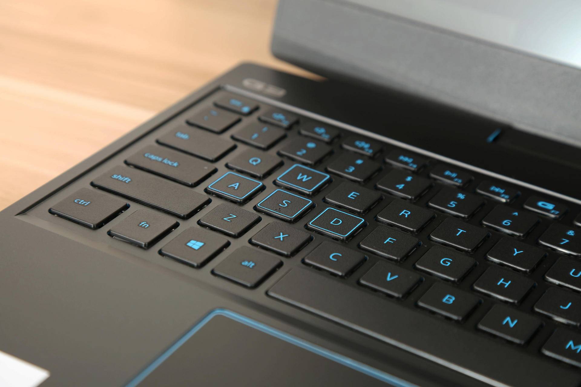 戴尔g33590外星人怎么使用,戴尔电脑做工