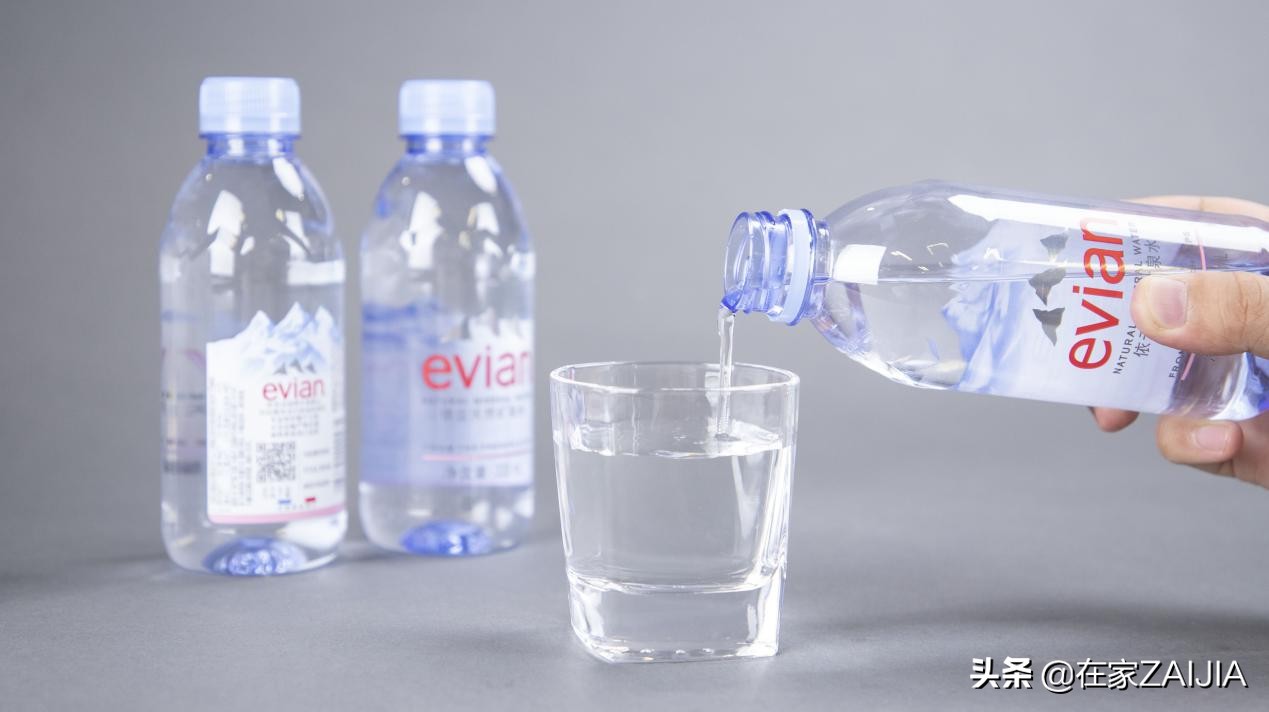 依云真的是高品质水吗,依云水有带气的吗