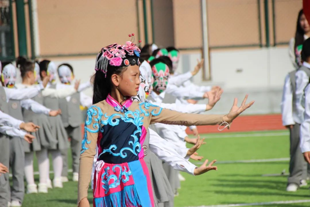 建*党**百年喜迎国庆——西安经开第二小学队列队形广播*比操**赛