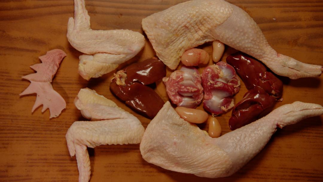 酱爆后的每一块烤鸡，都有着让人想要吮指的魔力