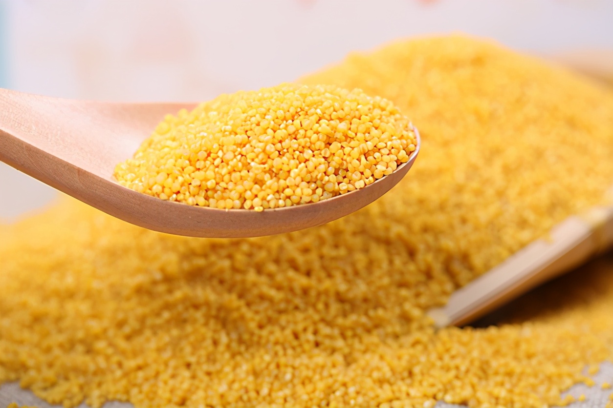 煮小米粥怎么让粥变粘稠,熬小米粥最正确的做法