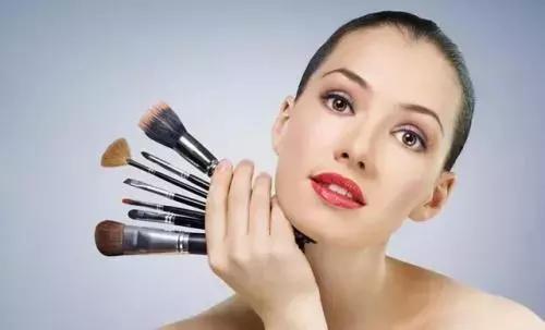 医生提醒谨防娃患亲吻病,宝宝得了亲吻病需要住院吗