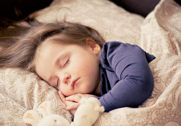 青春期女儿喜欢爸爸怎么引导,女儿从几岁开始比较喜欢爸爸