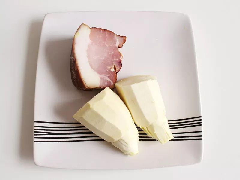 冬笋炒烟熏腊肉,冬笋炒腊肉做法腊肉要蒸吗