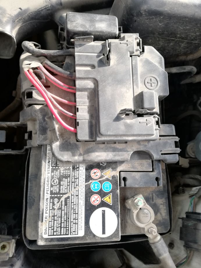 大众启动不了大灯不亮,大众汽车启动显示屏不亮怎么回事