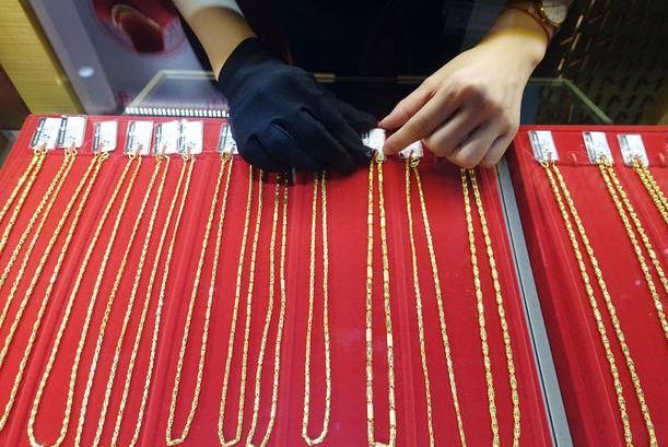 黄金戒指戴一个月就变白了，难道买了假黄金？（附8月5日金价）