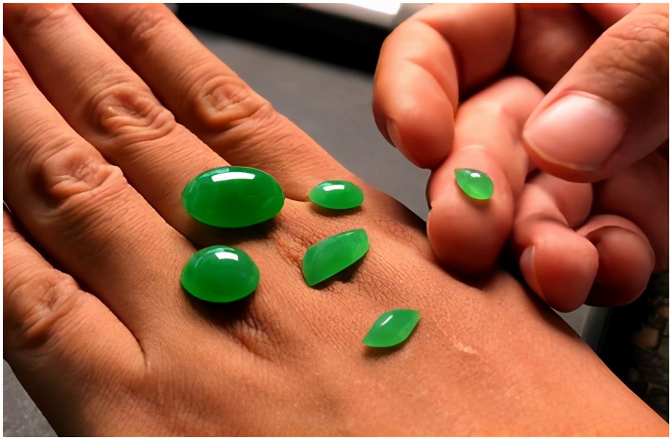 缅甸各个场口翡翠原石特征,缅甸各场口各出什么料子