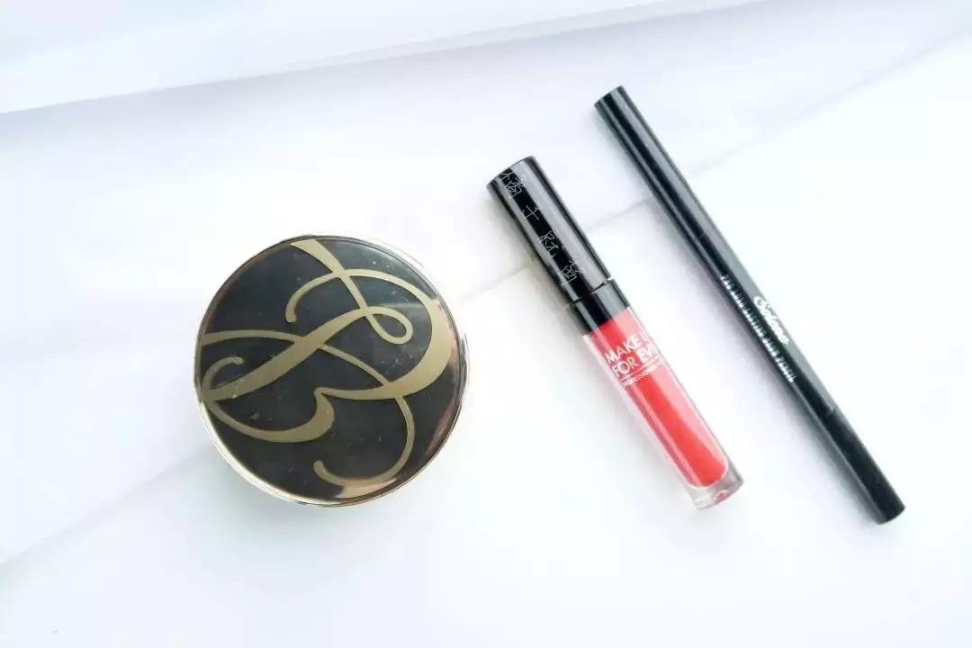 出门必备品化妆包不能少,日常化妆包必备物品