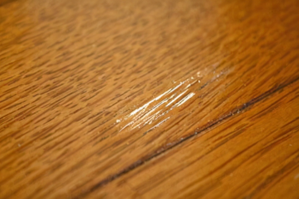 老式木地板修复补漆,翻新木地板用哪种漆