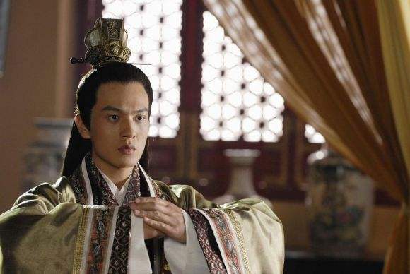 公子扶苏是个怎样的人，如果扶苏成为秦二世，可以让秦长治久安吗