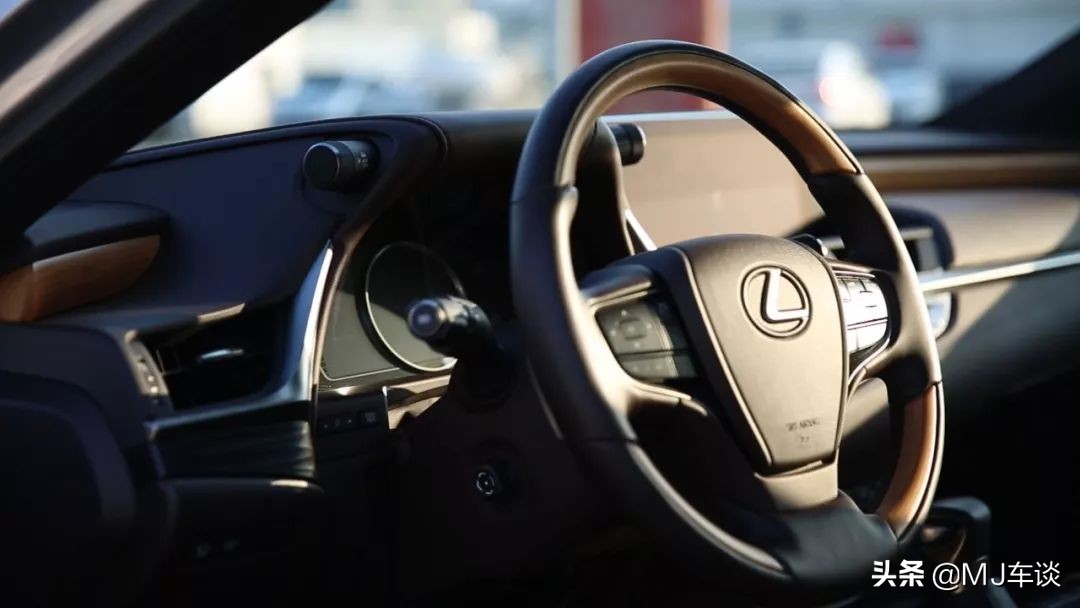 24款雷克萨斯es300顶配试驾,2017年雷克萨斯es300h驾驶体验